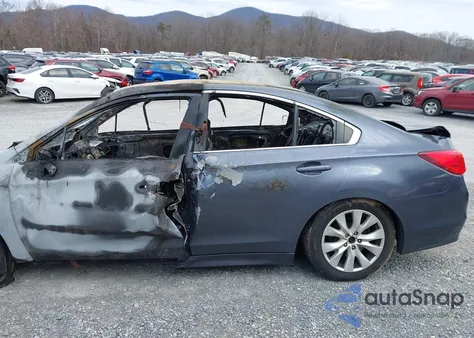 2017 Subaru Legacy 2.5I Premium z USA, uszkodzony, nr VIN 4S3BNAC68H3044970